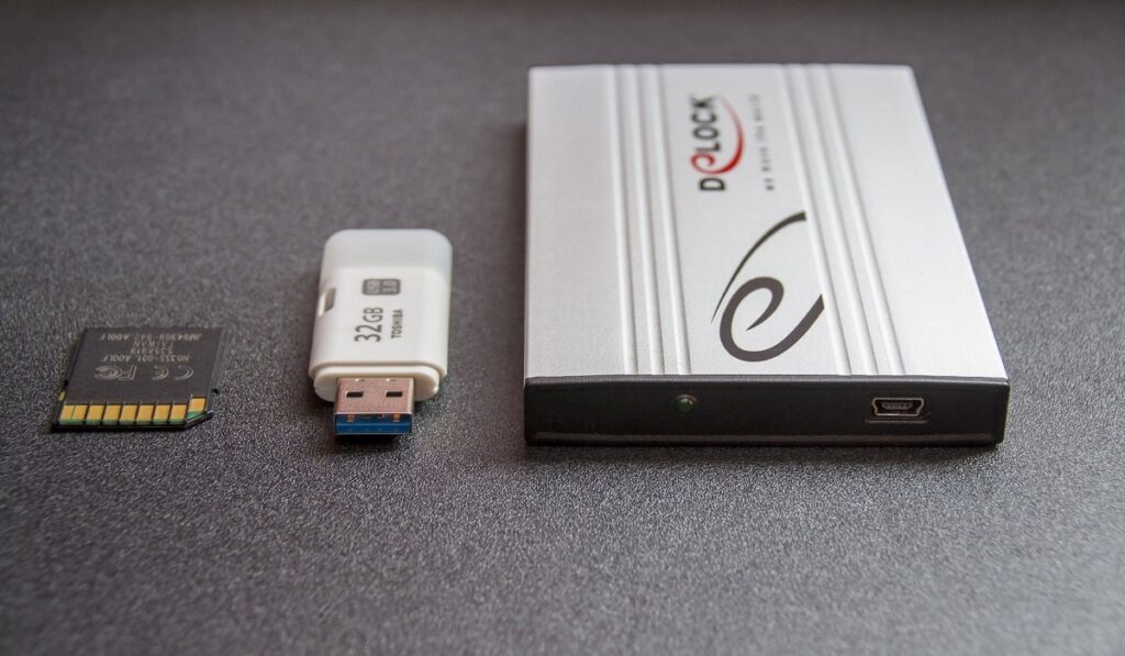 豊富な品 玄人志向 GW2.5-KRU3 USB3.2 Gen1接続 2.5型 SSD HDDドライブケース